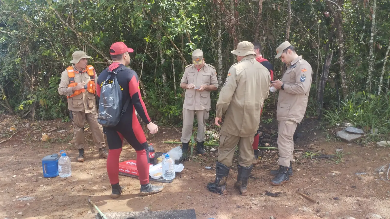 Imagem da equipe de resgate