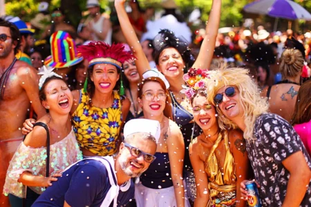 Qual é a data do Carnaval de 2026? É feriado? Carnaval em 2026 acontece no mês de fevereiro confira todas as datas