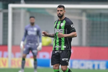 Lucão em partida pelo América-MG