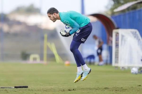 Goleiro Ronaldo em treino pelo Bahia