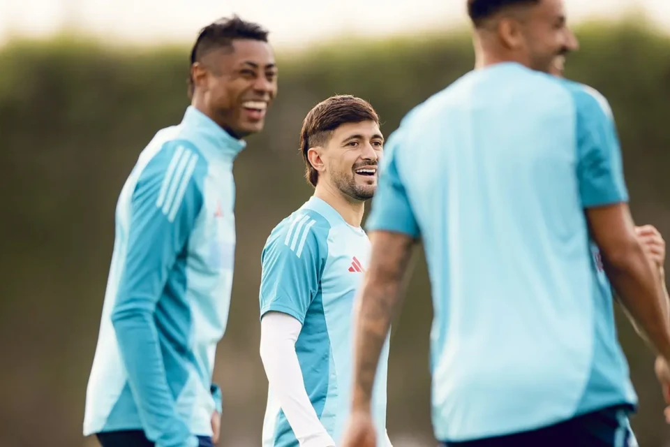 Jogadores do Flamengo durante treino no Catar