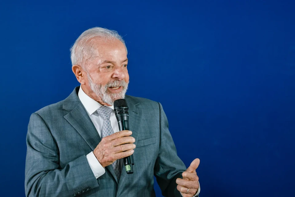 Após cirurgia de catarata, Lula tem 'evolução satisfatória'