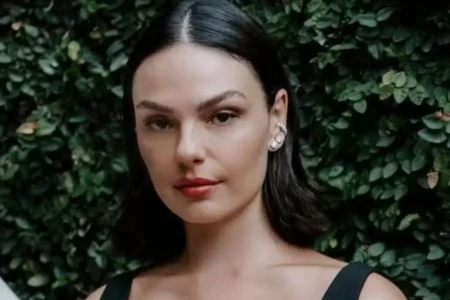 Polícia prende homem que perseguia Isis Valverde há 20 anos (Foto: Instagram)