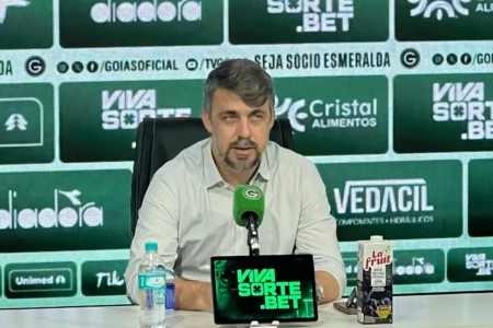 Michel Alves em apresentação no Goiás