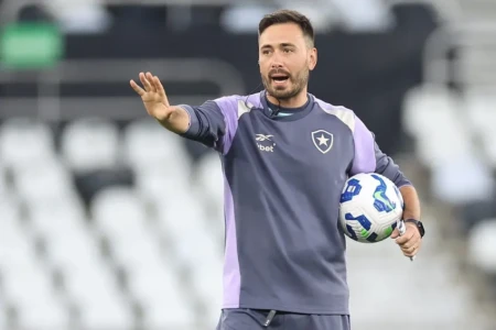 Botafogo anuncia a saída de Davide Ancelotti