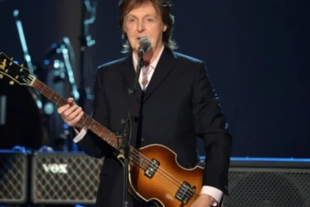 Marca de instrumento usado por Paul McCartney anuncia falência (Foto: Divulgação)