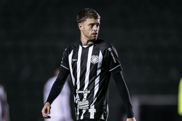 João Lucas pertence ao Vila Nova, mas estava emprestado do Figueirense