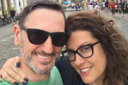 Justiça determina medida protetiva a ex-mulher de Paulo Miklos e fixa distância mínima