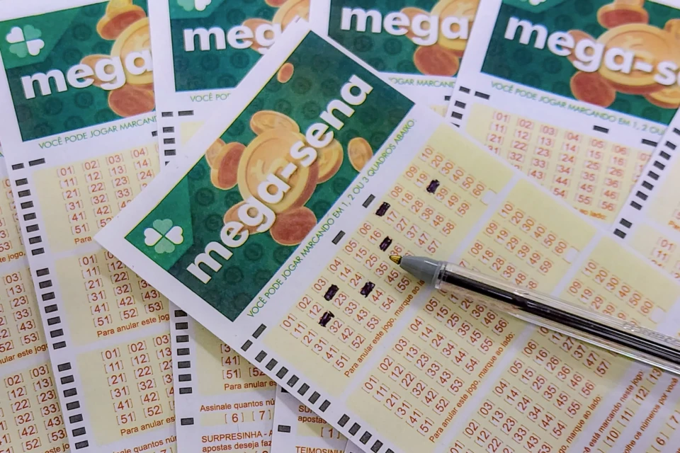 Mega-Sena sorteia prêmio de R$ 62 milhões neste sábado (20) Apostas podem ser feitas até as 20h deste sábado