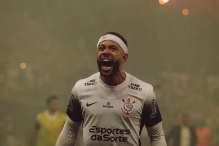 Memphis Depay cobra evolução do Corinthians após conquista no Maracanã
