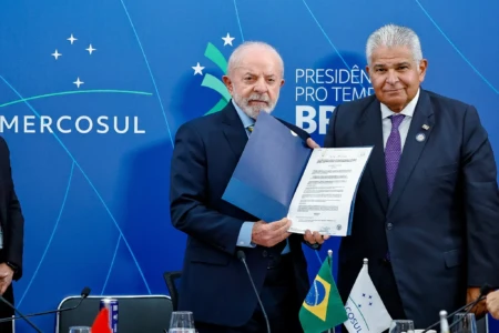 Lula sanciona aumento de 8% para servidores do Judiciário, mas veta reajustes em 2027 e 2028 (Foto: Palácio do Planalto)