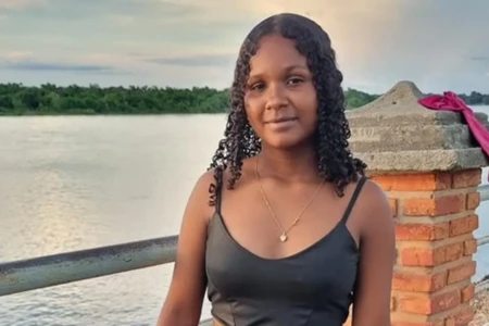 Família denuncia racismo e negligência após morte de estudante de 13 anos em Britânia