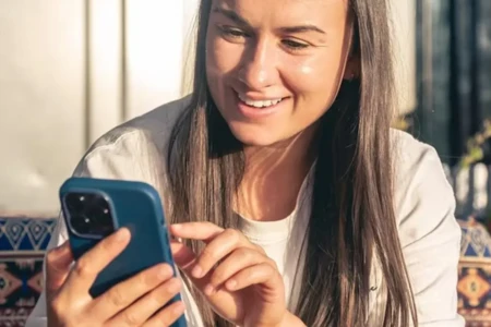 Americana mulher troca ChatGPT por homem real que conheceu em grupo de pessoas que namoram IAs relacionamento virtual