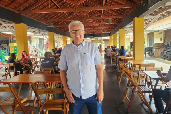 Mercado da 74 recebe programação musical de Natal com samba e sertanejo