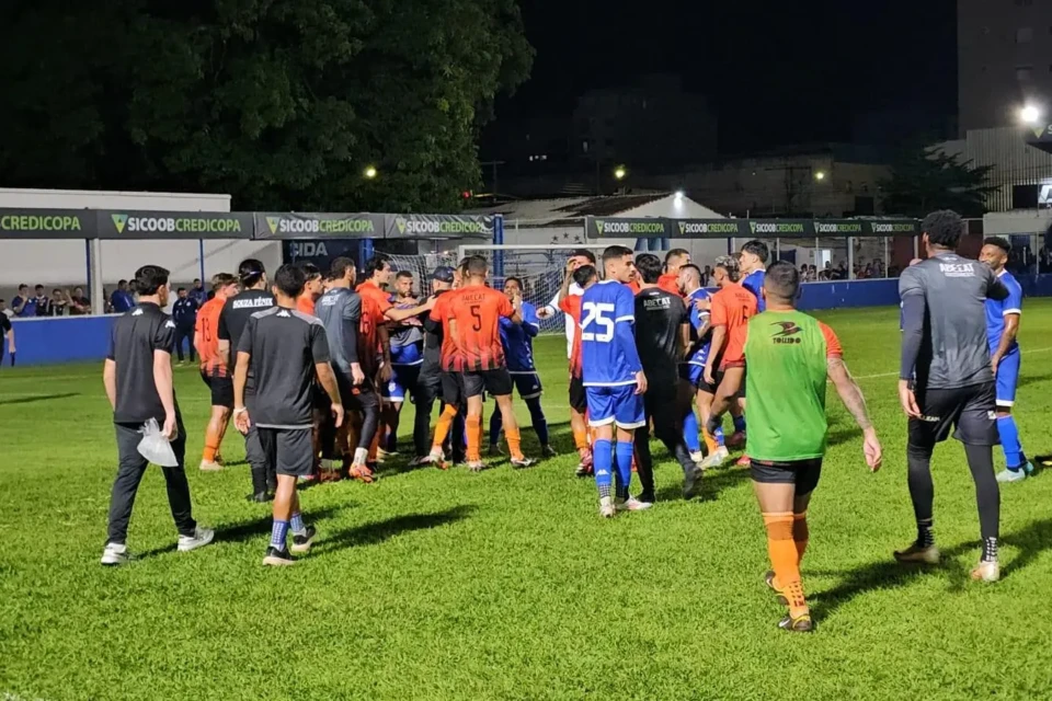Confusão marca amistoso entre URT e ABECAT