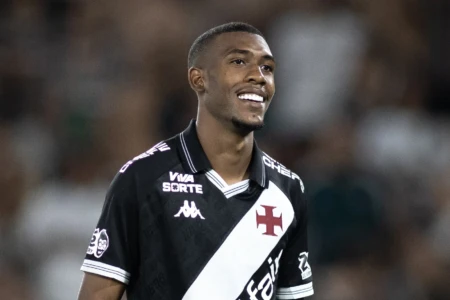 Rayan, atacante do Vasco