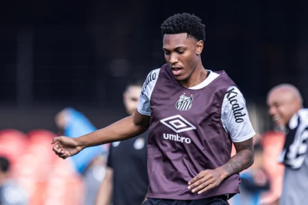 Luisão, zagueiro do Santos