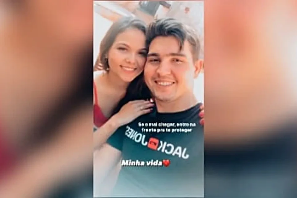 Imagem do casal antes do acidente