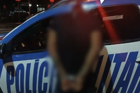 Imagem mostra suspeito de tentar furtar escola na véspera do Natal