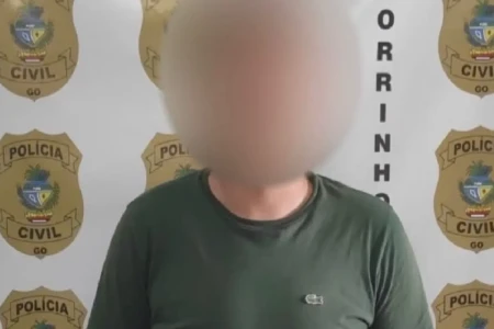 Homem foi preso em casa quando tentava instalar bateria furtada em sua moto