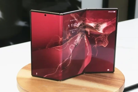 Celular tri-fold: veja como funcionam os modelos com três telas que Samsung e Huawei projetam para 2026