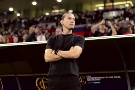 Filipe Luís em partida pelo Flamengo