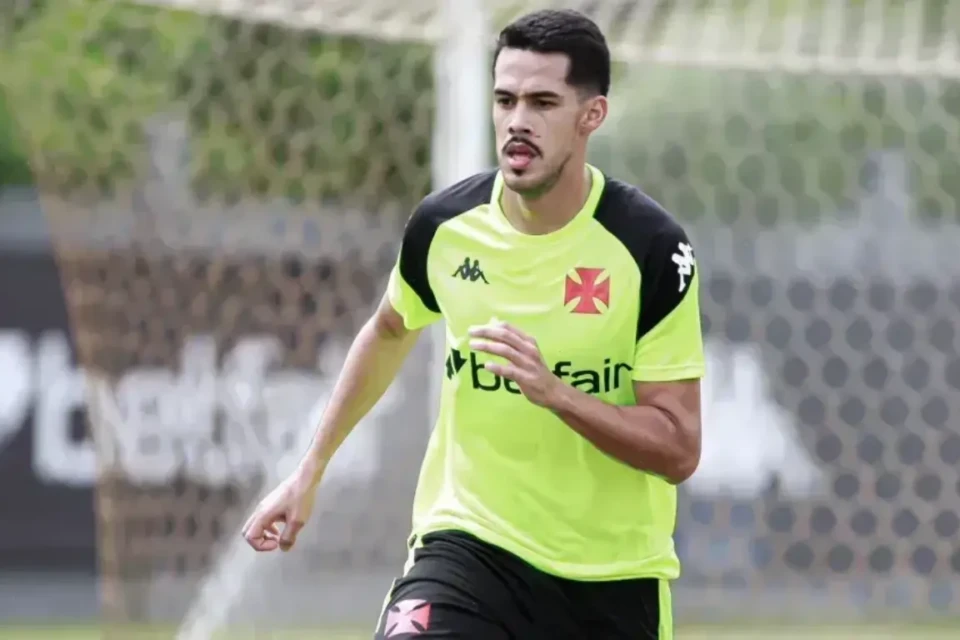Oliveira em treino pelo Vasco