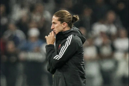 Flamengo renova com Filipe Luís até 2027