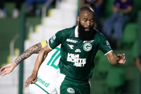 Marcão, volante do Goiás