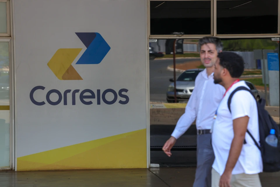 Plano de recuperação dos Correios prevê fechamento de mil agências e demissão de 15 mil funcionários (Foto: Agência Brasil)