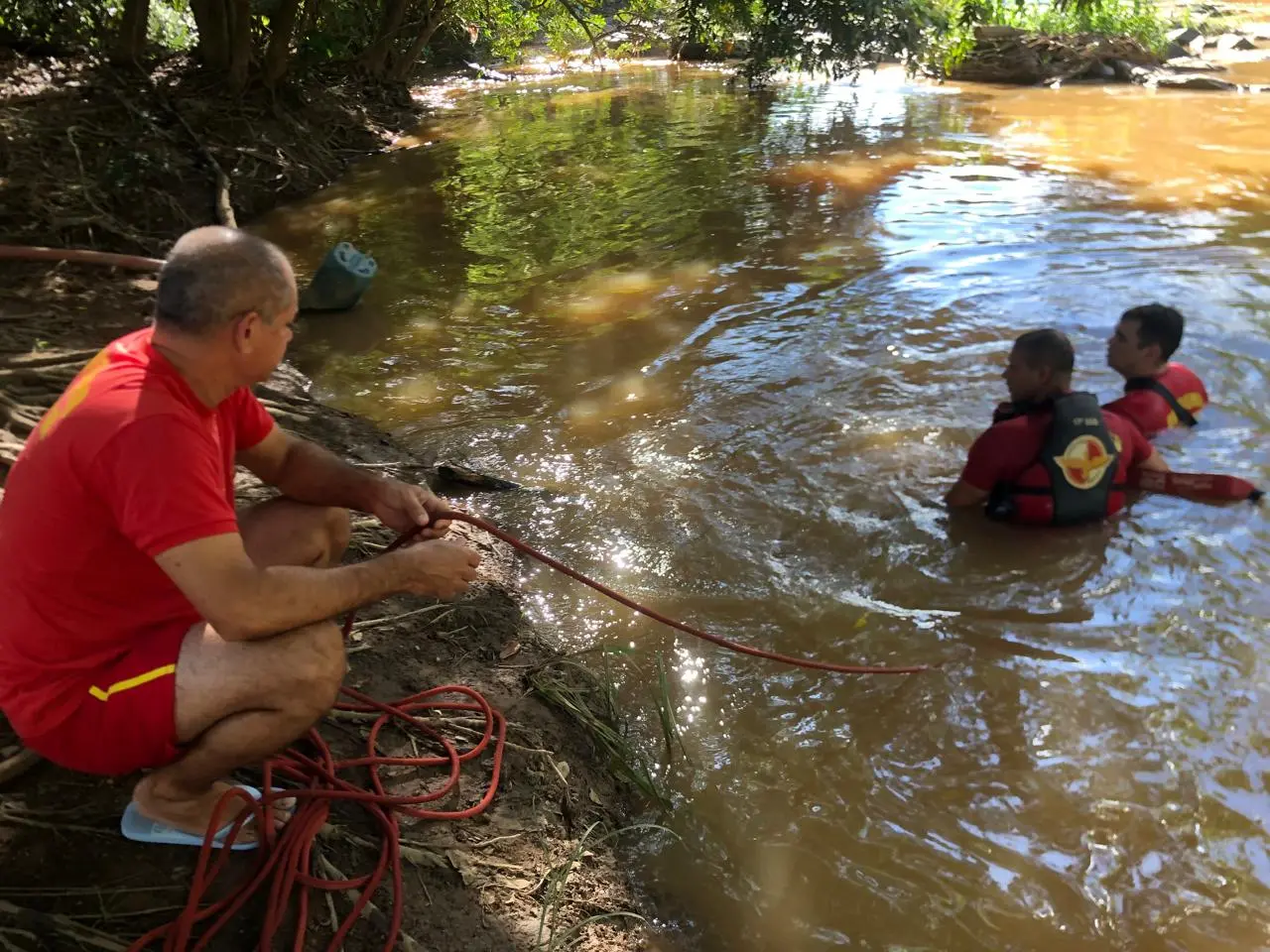 Imagem do resgate do corpo