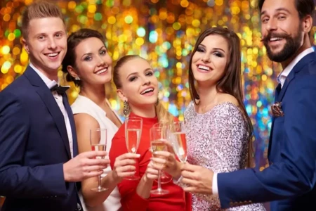 Virada do ano: sensitiva revela a cor principal para usar no Réveillon 2026 Novo ciclo será marcado por intensidade e decisões importantes