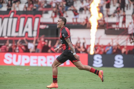 Yuri - Atlético 1x0 Vila Nova