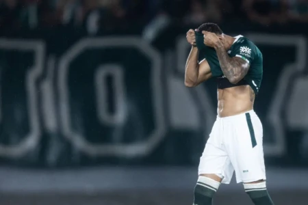 Goiás fecha 2025 com frustrações dentro e fora de campo