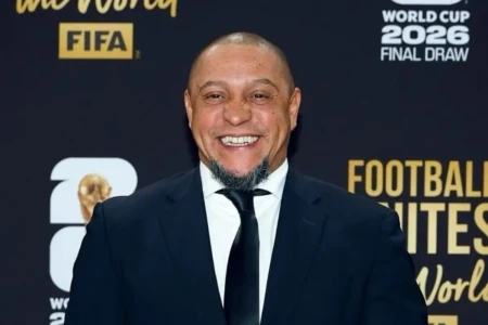 Roberto Carlos durante evento da Copa do Mundo
