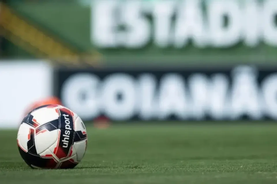 O que o tarô diz sobre o ano de Goiás, Vila Nova e Atlético Goianiense (Foto: Heber Gomes)