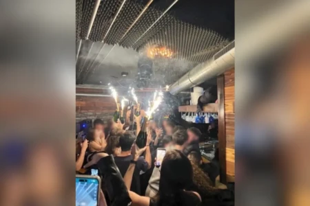 'Meu rosto ficou queimado, meu cabelo também': relatos do incêndio na Suíça (Foto: Reprodução)