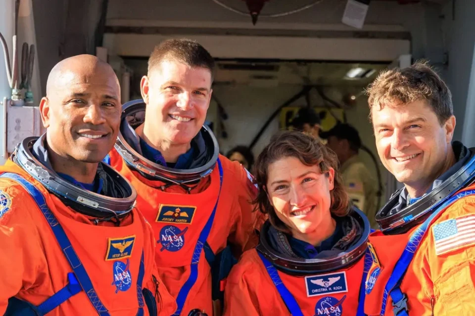Primeira viagem de humanos ao redor da Lua neste século deve marcar 2026