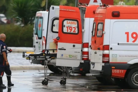 Imagem mostra ambulâncias do Samu