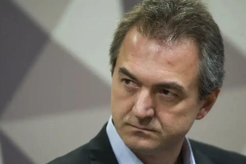Goiano influente na gestão Trump possui poços de petróleo com o irmão na Venezuela, diz O Globo