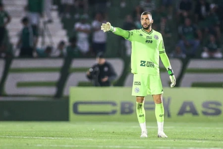 Dalberson em partida pelo Guarani