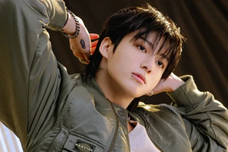 Brasileira é presa na Coreia do Sul por suspeita de perseguição a Jungkook, do BTS Mulher está detida após ir à residência do cantor em Seul