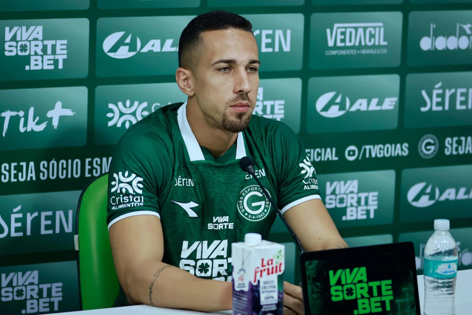 Nicolas volta a Goiânia e assume compromisso com o Goiás