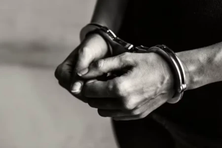 Imagem de um homem algemado