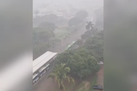 Região do Lago das Rosas teve maior índice de chuva nesta quarta; veja alagamento (Foto: Reprodução)