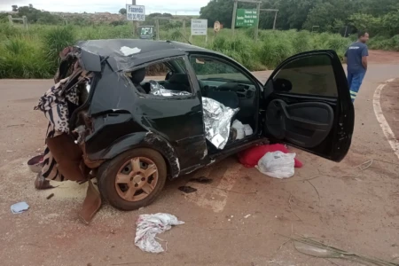 Carro onde vítimas fatais viajavam foi atingida por caminhonete na parte traseira