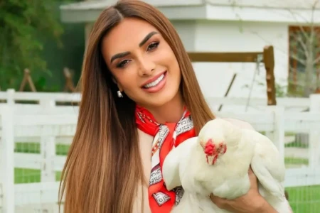 'Pensa que a pessoa morreu', diz Nicole Bahls sobre como lida com términos Modelo encerrou relacionamento de quatro anos no ano passado