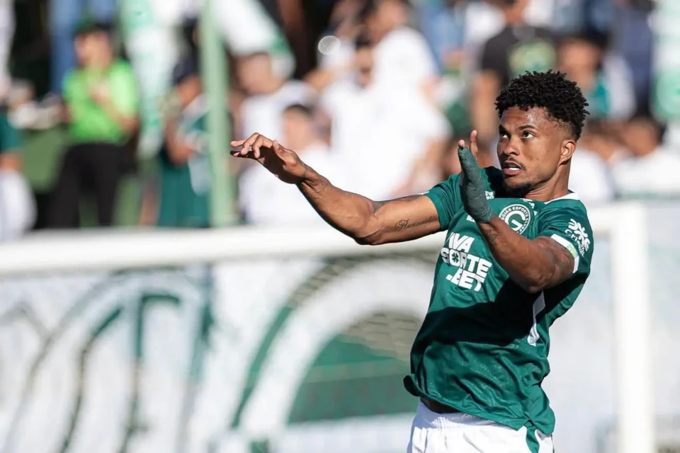 Lucas Ribeiro recebe proposta da China e pode deixar o Goiás