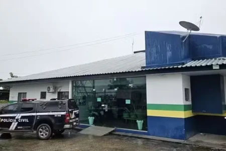 Homem é preso acusado de pisotear colega de trabalho até a morte no Amazonas Suspeito limpou o local do crime e desligou a energia elétrica