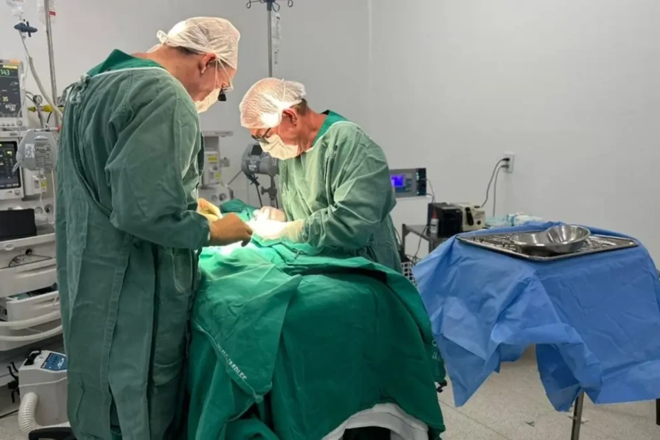 Morre um dos gêmeos siameses nascidos em Goiânia neste ano